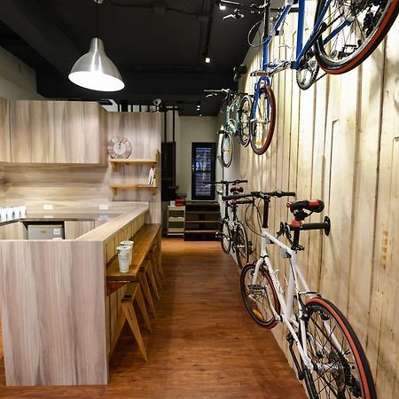 Rest Backpacker Hostel Тайнан Екстериор снимка