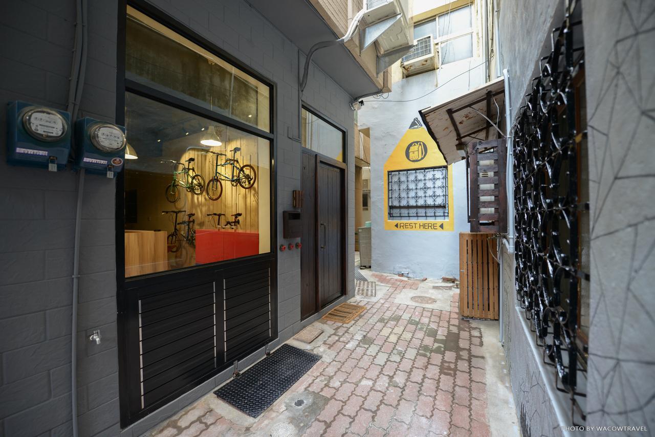 Rest Backpacker Hostel Тайнан Екстериор снимка